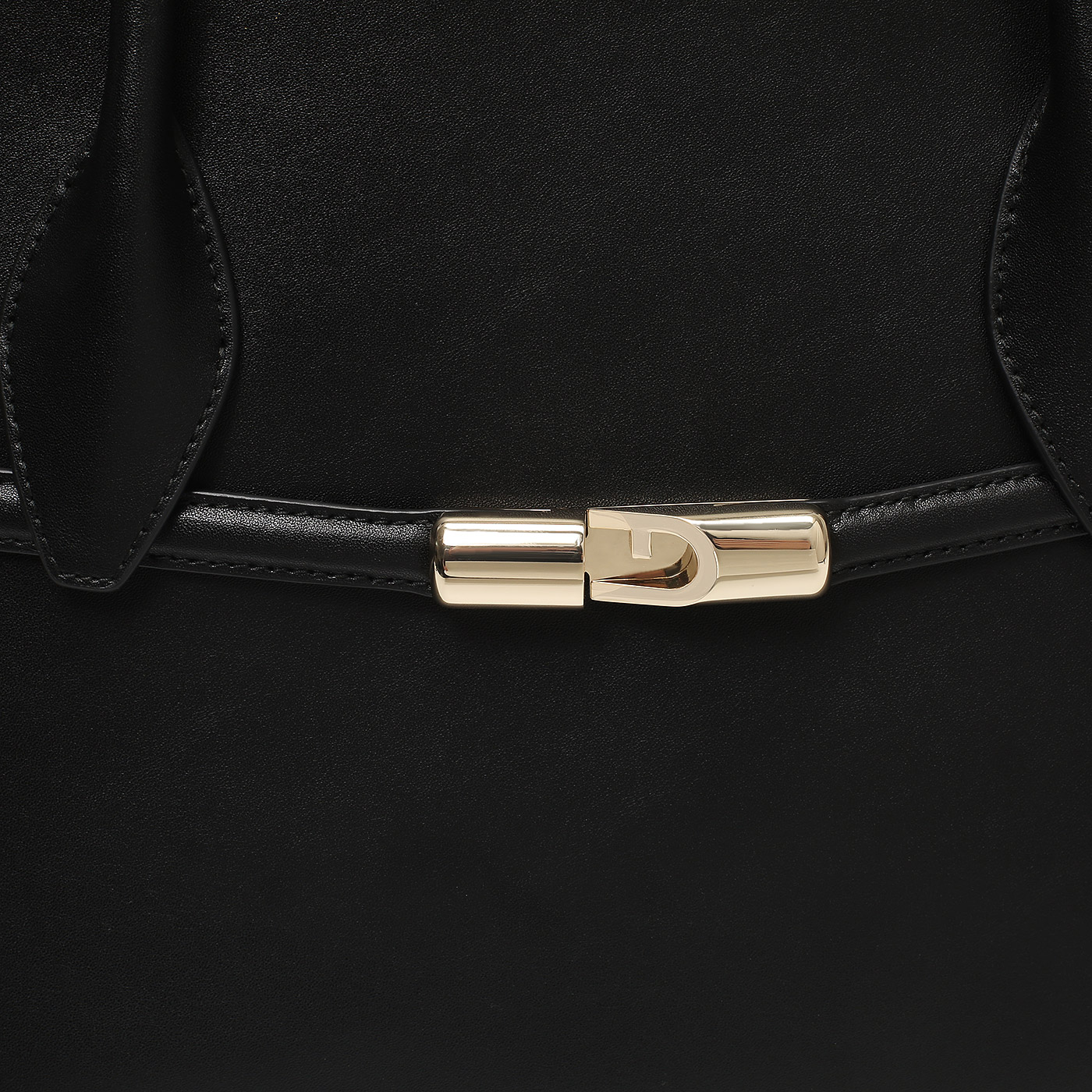 Кожаная сумка Furla Goccia