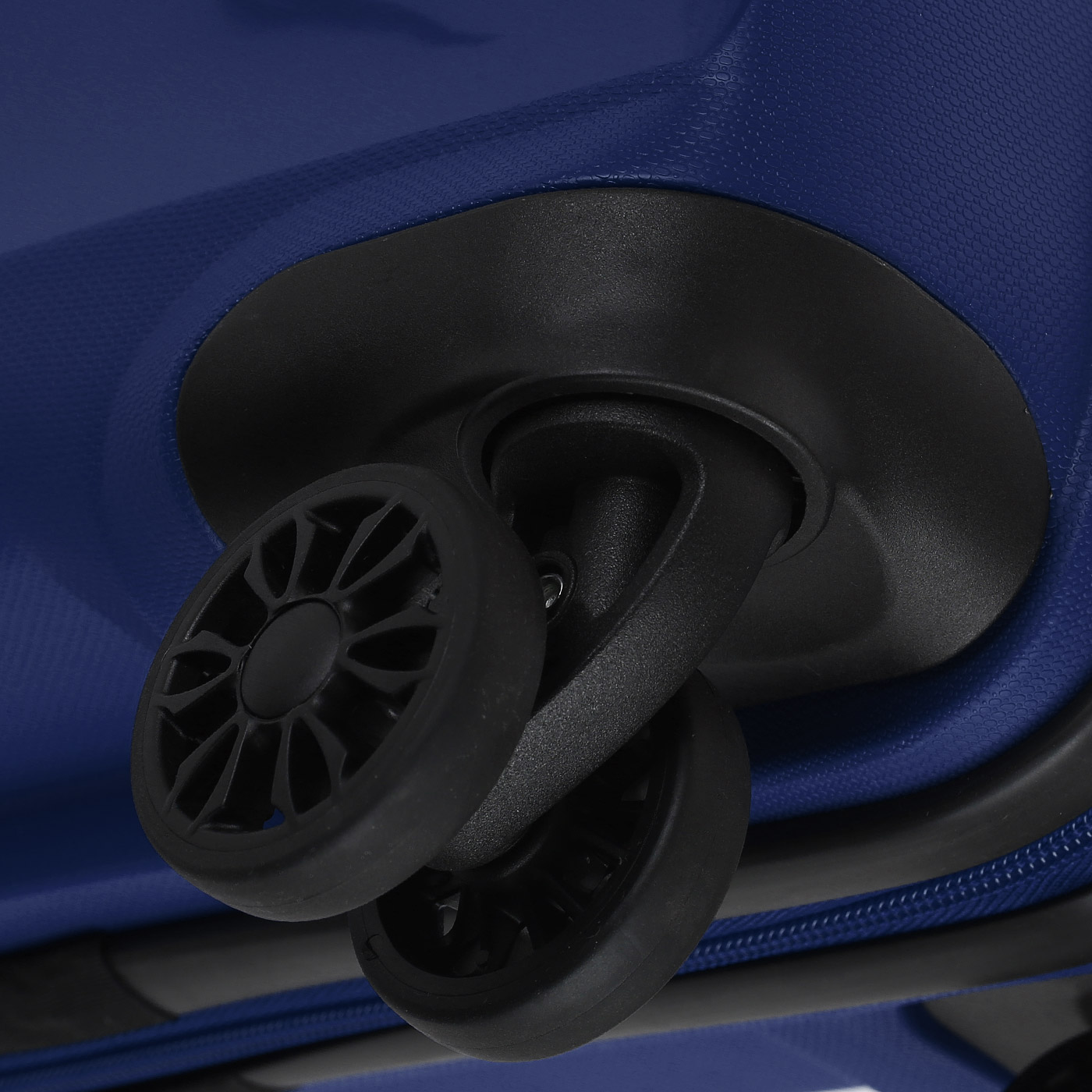 Чемодан для ручной клади из полипропилена с кодовым замком American Tourister Bon Air