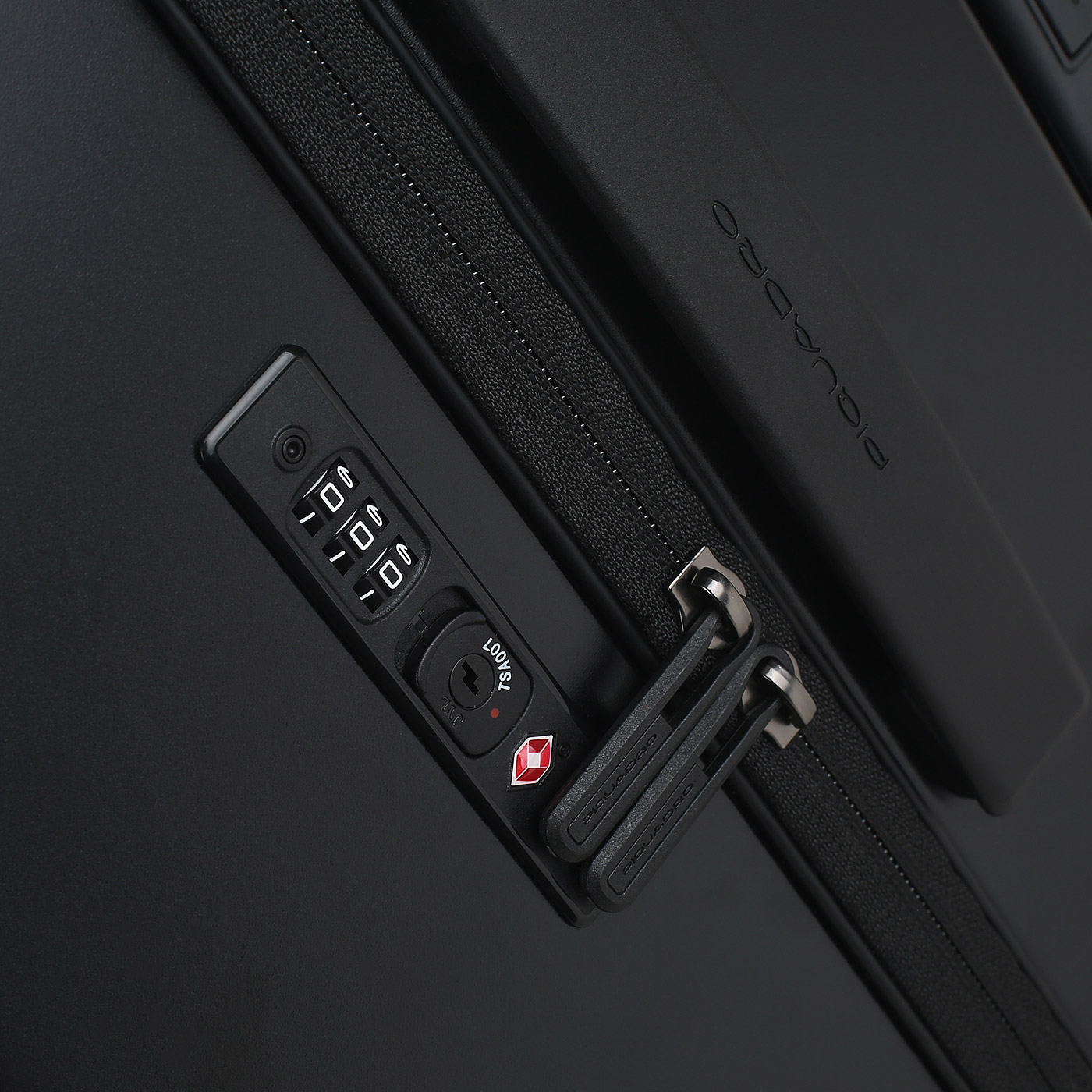 Чемодан большой L из поликарбоната Piquadro PQ Light