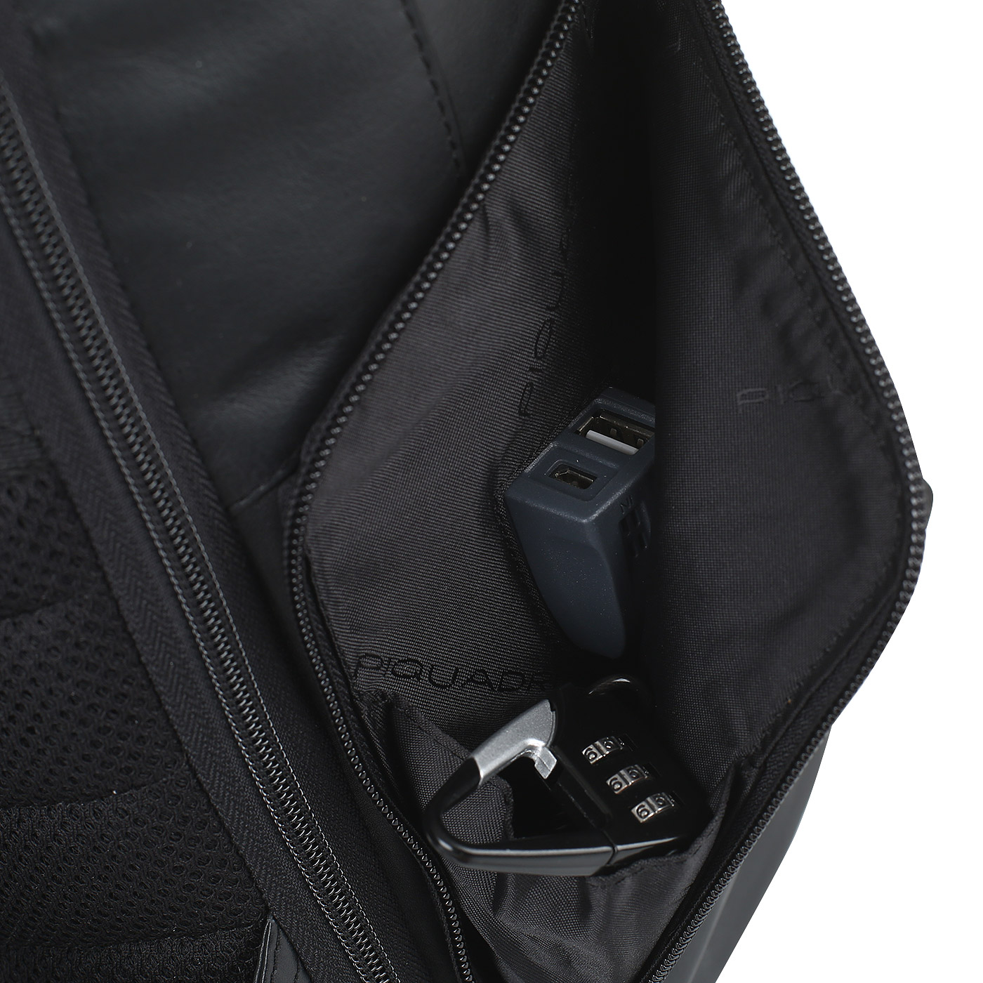 Деловой рюкзак с USB Piquadro Hakone