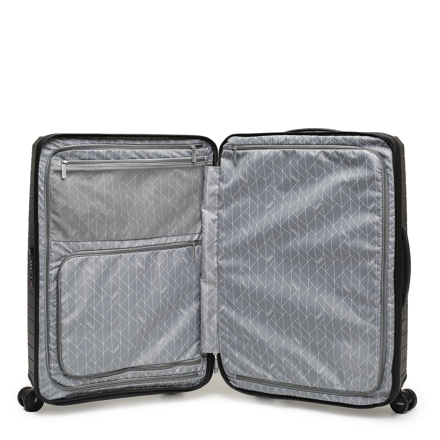 Чемодан на колесах American Tourister Fastforward