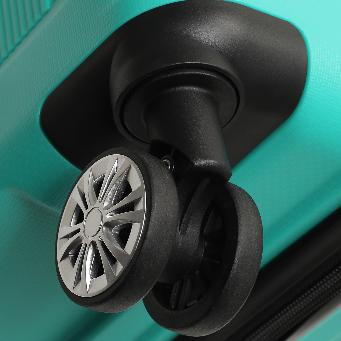 Чемодан средний M из полипропилена Torber 